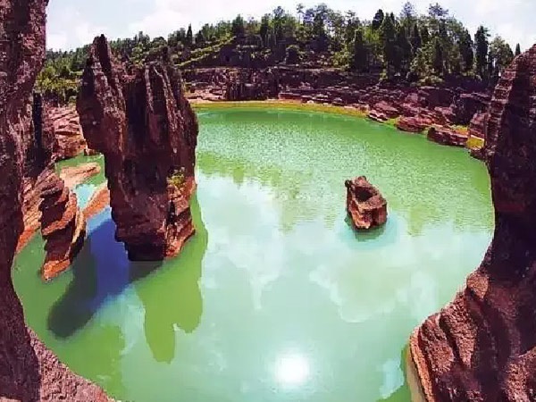 湘西芙蓉鎮(zhèn)、紅石林（坐龍峽、酉水畫(huà)廊）高品質(zhì)汽車(chē)2日游