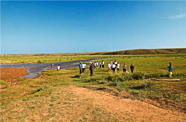 (人氣草原、5A響沙灣、歡樂牧場、內(nèi)蒙古博物院、夢幻水世界)雙飛5日親子游
