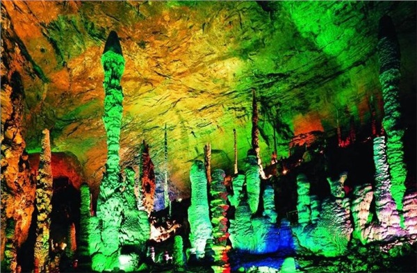 E2線：黃龍洞、袁家界、天子山、大峽谷玻璃橋、天門仙山、夯吾苗寨、鳳凰古城湘西“精簡之旅”品質(zhì)純玩4晚5日游