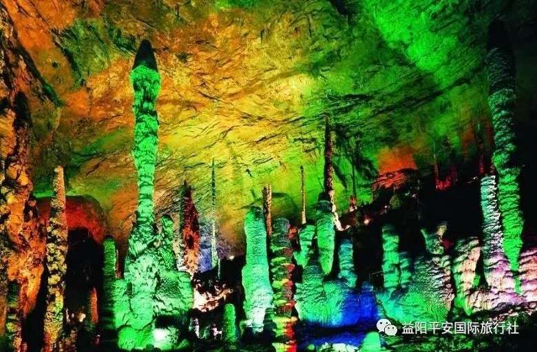 　張家界大峽谷、玻璃橋、黃龍洞品質(zhì)純玩兩日游c2