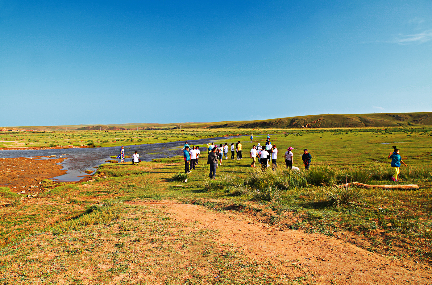 (人氣草原、5A響沙灣、歡樂牧場、內(nèi)蒙古博物院、夢幻水世界)雙飛5日親子游